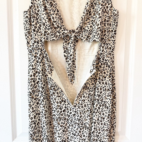 MAGGY LONDON Silk Animal Print Back Cut Out Maxi Dress - Picture 7 of 9